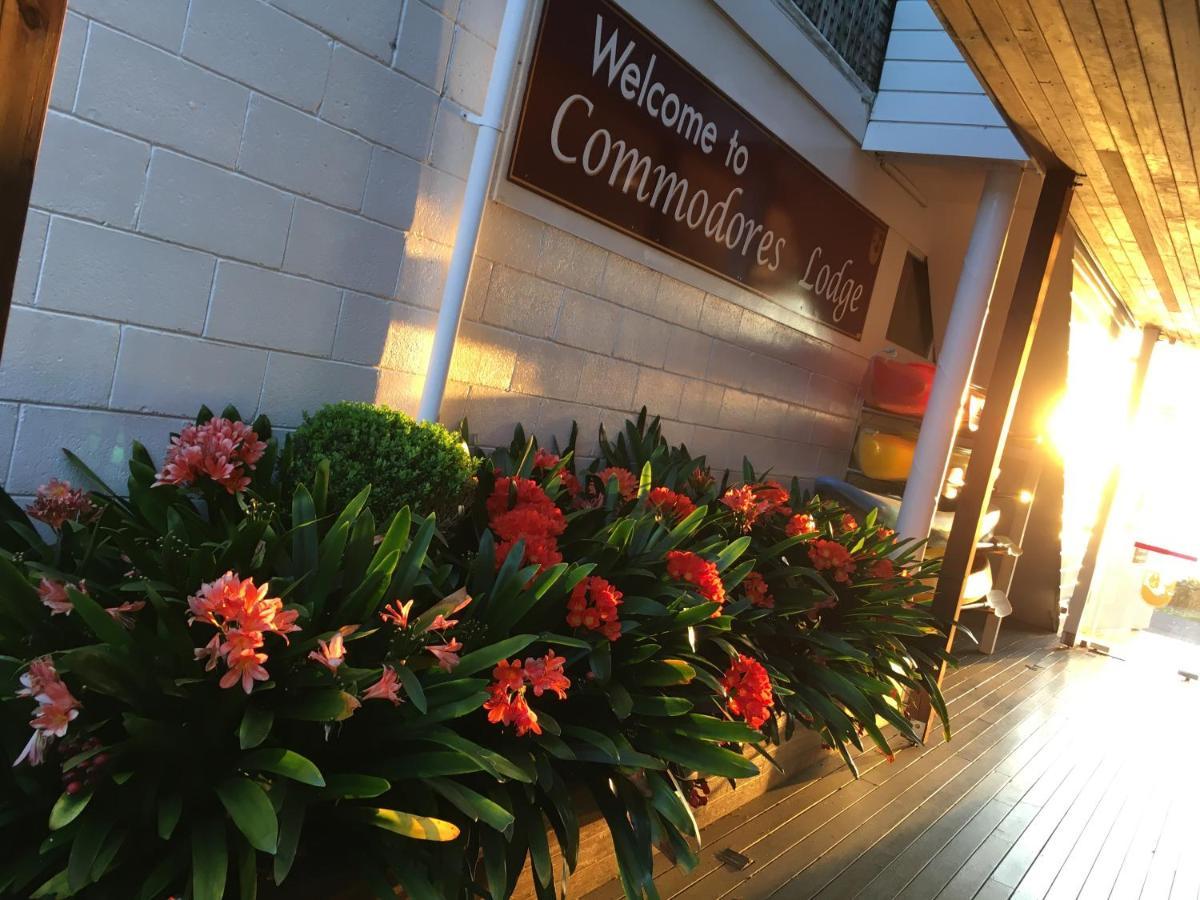 Commodores Lodge Russell Exterior foto